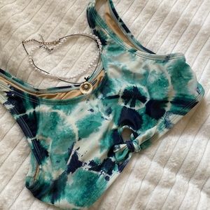 Tye dye never worn blue and white bikini with bow